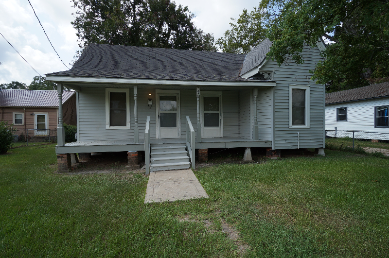 726 E Laurent St in Opelousas, LA - Building Photo