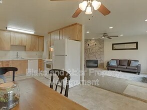 9733 SE Ramona St in Portland, OR - Building Photo - Building Photo