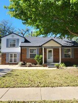 1910 Virginia St in Norman, OK - Building Photo