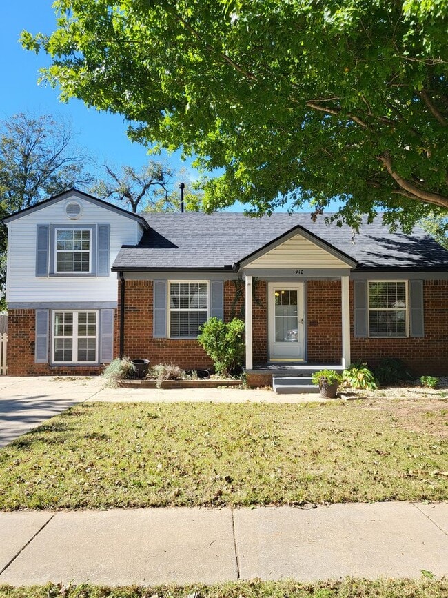 property at 1910 Virginia St