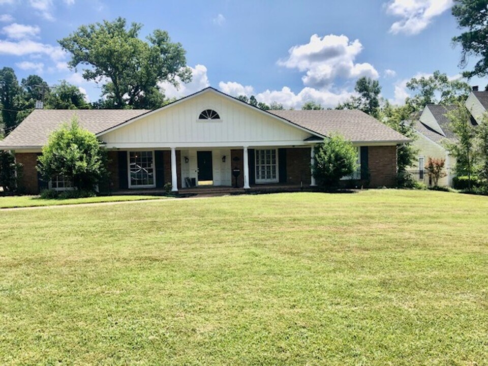 5815 Gilbert Dr in Shreveport, LA - Building Photo