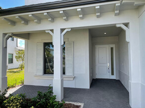 3048 Bellflower Cir in West Palm Beach, FL - Building Photo - Building Photo