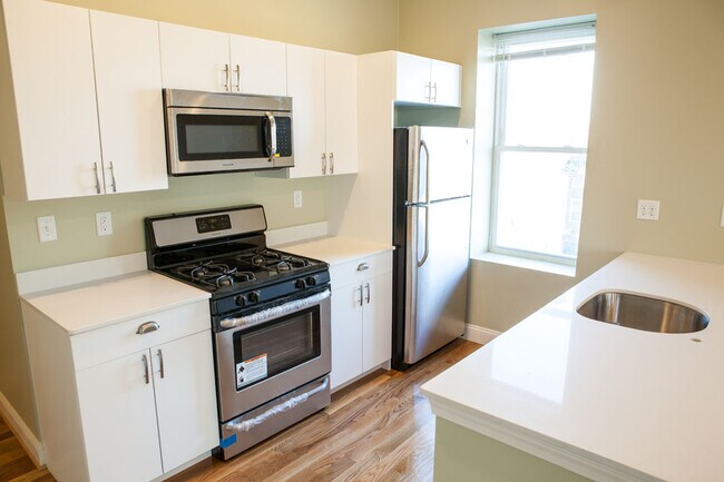 303 Dudley St, Unit 3