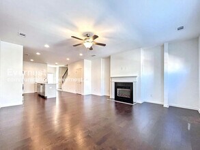 911 Ambient Way in Atlanta, GA - Foto de edificio - Building Photo