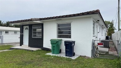 7235 SW 23rd St in Miami, FL - Building Photo - Building Photo