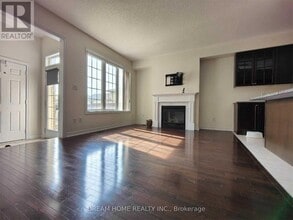 10587 Woodbine Ave in Gormley, ON - Building Photo - Building Photo