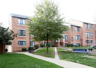 Faircliff Plaza West in Washington, DC - Building Photo - Building Photo