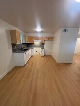 6208 Brynhurst Ave in Los Angeles, CA - Foto de edificio - Building Photo