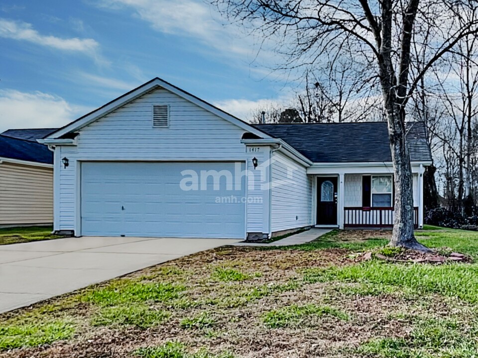 1417 Nature Pl in Charlotte, NC - Building Photo