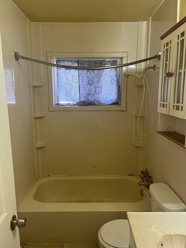 property at 1637 Collier Dr