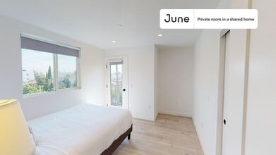 Room in Shared 4 bed/4.5 bath home in Los Angeles, CA - Building Photo - Building Photo