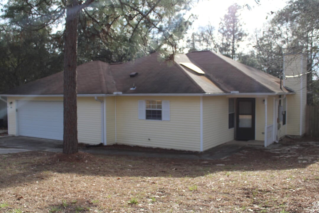 305 Ashley Dr in Crestview, FL - Building Photo