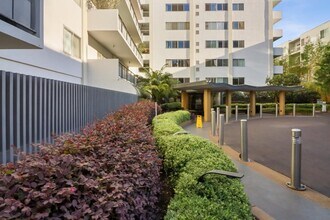 1155 N La Cienega Blvd in West Hollywood, CA - Building Photo - Building Photo