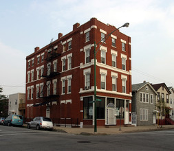 La Fama in Chicago, IL - Building Photo - Building Photo