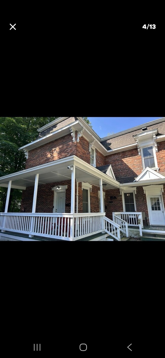 33 Park St, Unit Apt 1