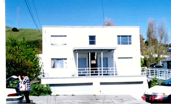 226 Armour Ave in South San Francisco, CA - Building Photo