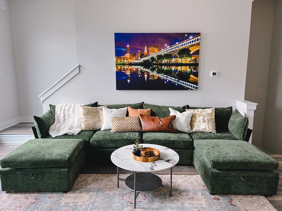 1446 E 15th St in Cleveland, OH - Foto de edificio