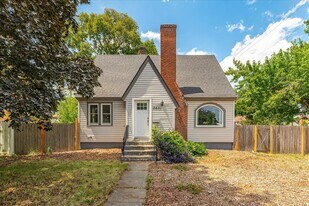 2431 N Atlantic St in Spokane, WA - Building Photo