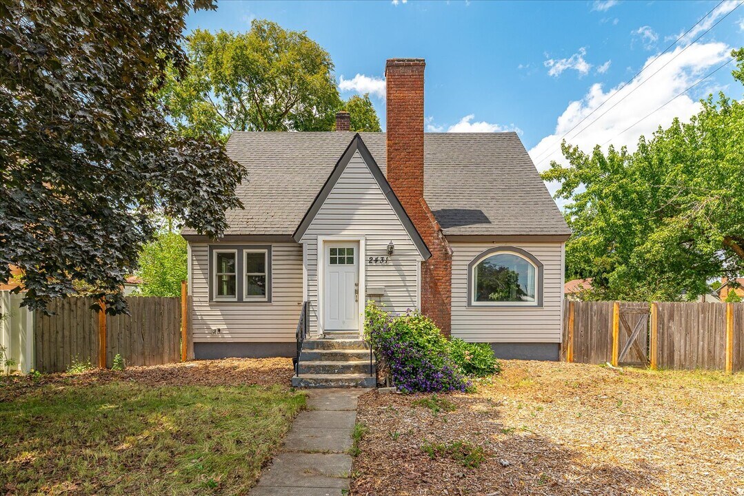 2431 N Atlantic St in Spokane, WA - Building Photo