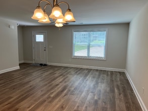 1017 13th Ave NE in Hickory, NC - Building Photo - Building Photo
