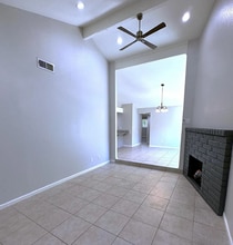 6928 Trovita Way in Citrus Heights, CA - Foto de edificio - Building Photo