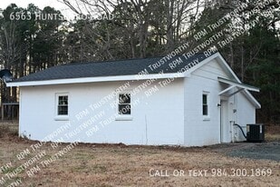 6563 Huntsboro Rd in Oxford, NC - Building Photo