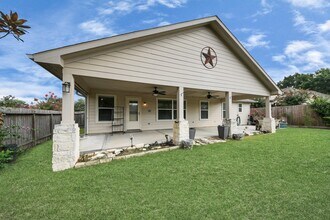 21823 Wildcroft Dr in Katy, TX - Building Photo - Building Photo