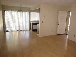 10855 Camino Ruiz, Unit #44 in San Diego, CA - Foto de edificio - Building Photo