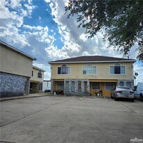 8 N 28th St in McAllen, TX - Building Photo