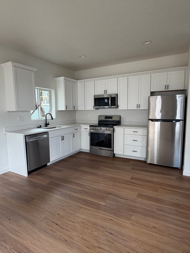 720 W York Ave