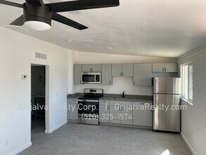 2928 N Winstel Blvd-Unit -A in Tucson, AZ - Building Photo - Building Photo