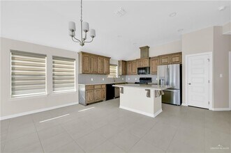 23 Sereno St in McAllen, TX - Building Photo - Building Photo