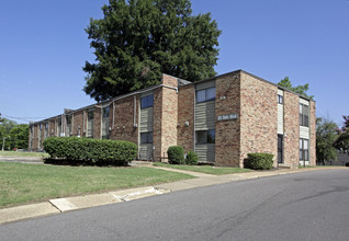 Washington Manor in Memphis, TN - Building Photo - Building Photo