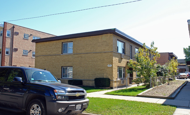 6915 W 64th Pl in Chicago, IL - Foto de edificio - Building Photo