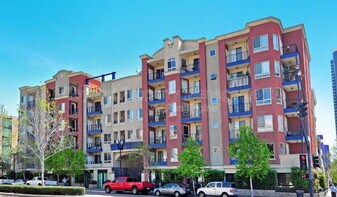 235 Market St in San Diego, CA - Building Photo