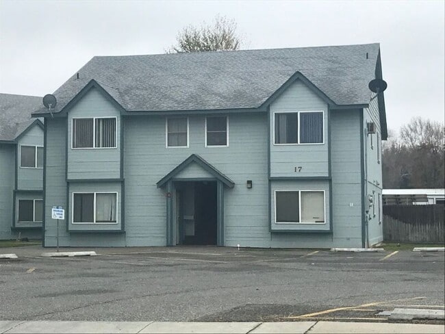 property at 17 W 24th Ave