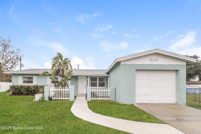 property at 935 S Courtenay Pkwy