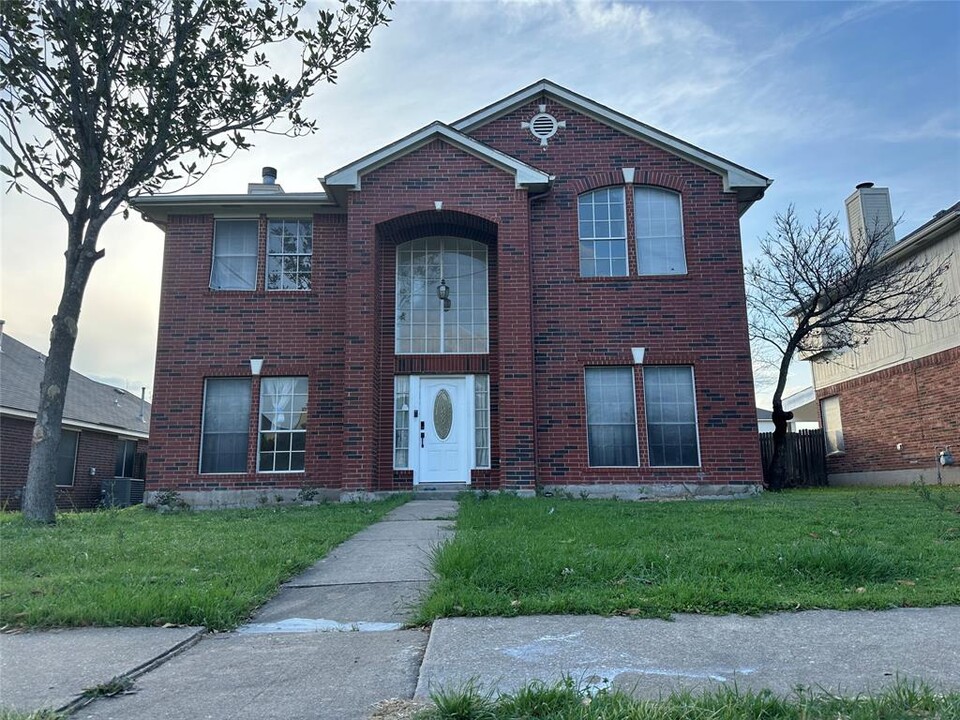 17012 Bishopsgate Dr in Pflugerville, TX - Building Photo