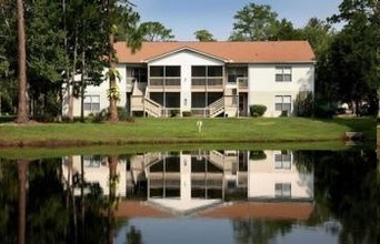 Georgetowne Lake Condos in South Daytona, FL - Building Photo - Building Photo