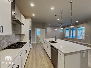 6047 N Netherland Ct in Aurora, CO - Building Photo - Building Photo