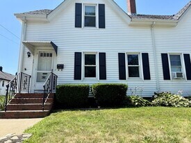 410-412-412 Court St in Plymouth, MA - Building Photo