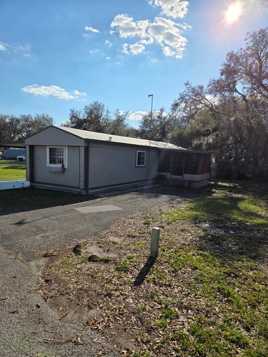 5213 Shady Rest Ln in Zephyrhills, FL - Building Photo