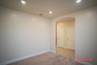 5419 Clarion Channel Ln in Bakersfield, CA - Building Photo - Building Photo