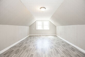 8505 Garfield Blvd-Unit -Unit 3 in Garfield Heights, OH - Building Photo - Building Photo