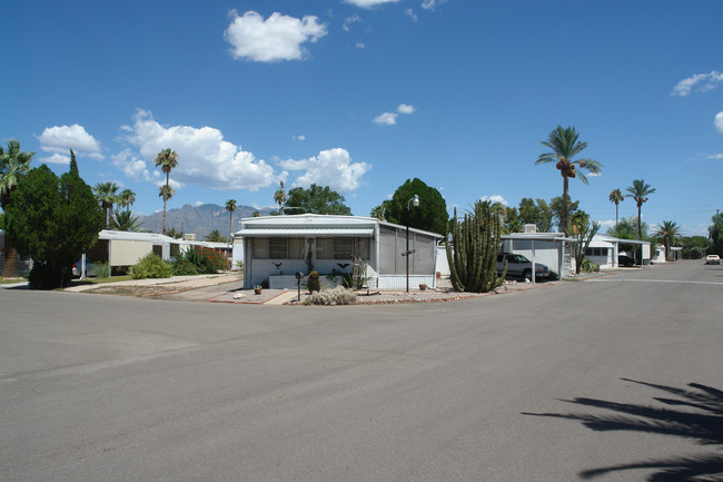 Fairview Manor in Tucson, AZ - Foto de edificio - Building Photo