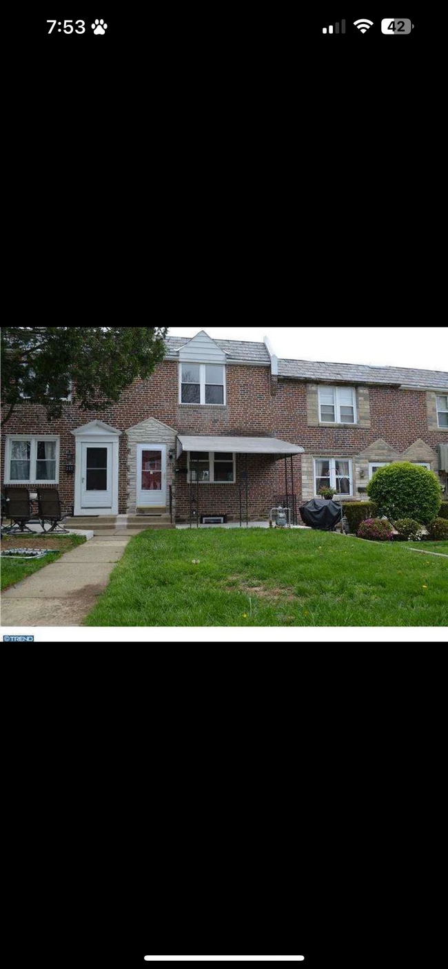 property at 255 W Wyncliffe Ave