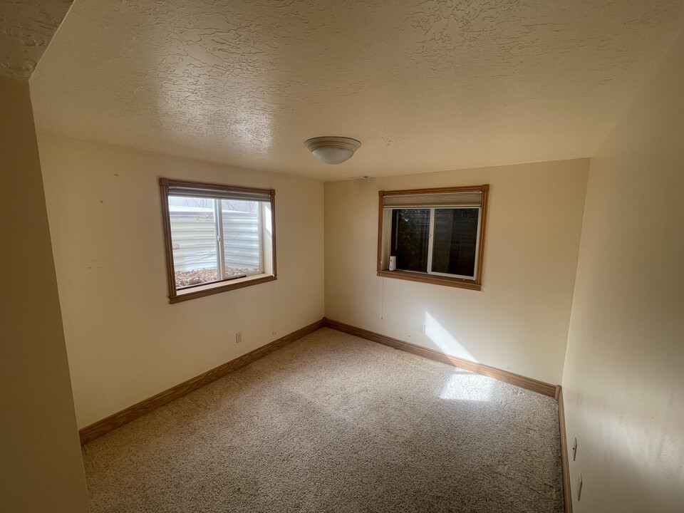 205 E 200 N, Unit Upstairs in Kaysville, UT - Building Photo