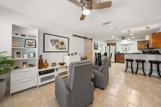 property at 2314 W Dewey St