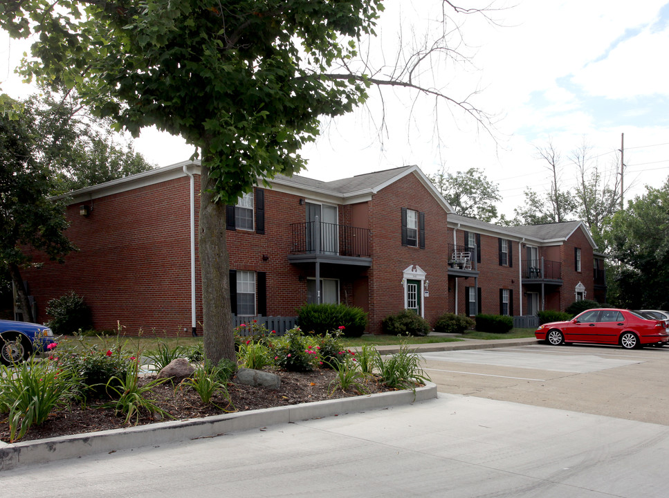 College Park Apartments in Indianapolis, IN - Building Photo