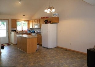 1040 4th St SE in Forest Lake, MN - Building Photo - Building Photo
